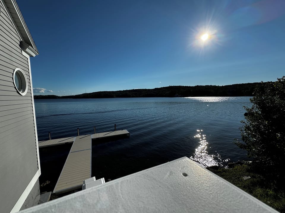 Dock
