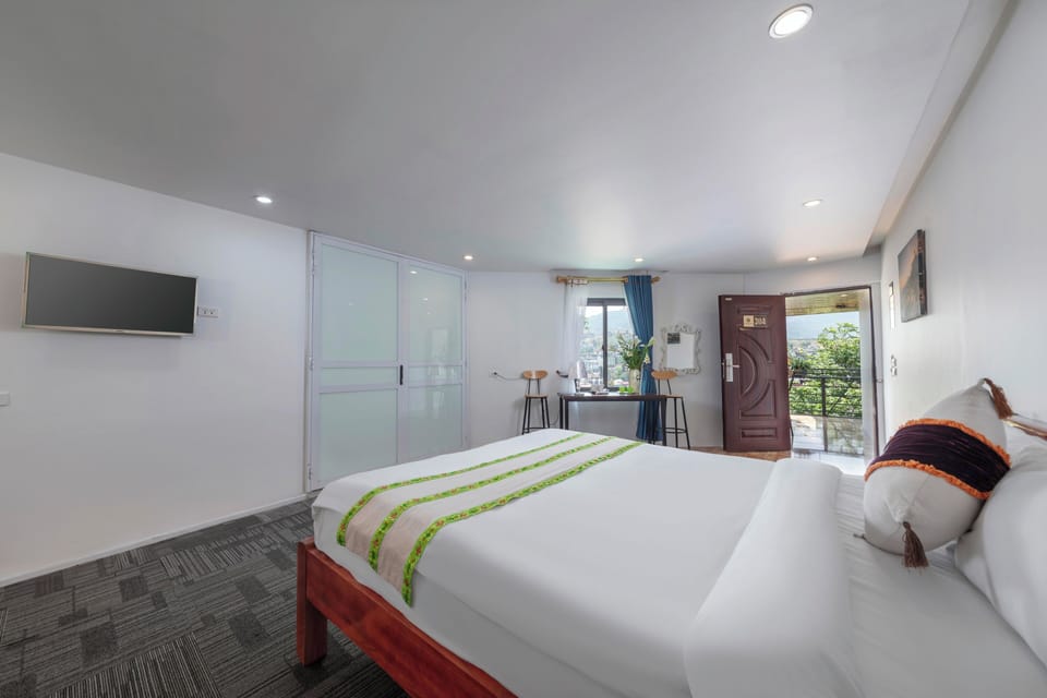 Panoramic Double or Twin Room | Desk, laptop workspace, soundproofing, WiFi (free)