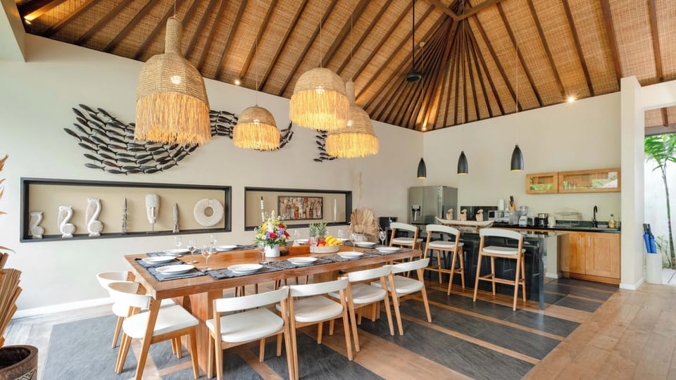 Villa | Dining room