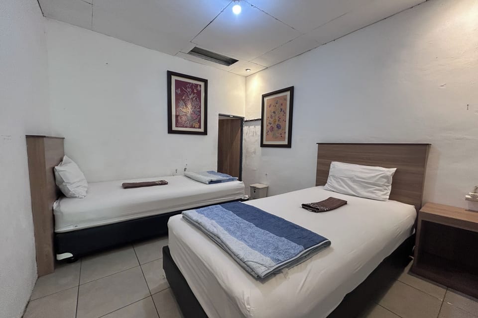 Twin Room | Free WiFi
