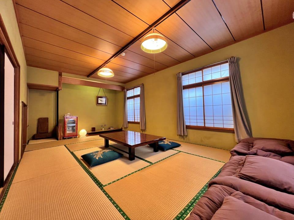 Family room, Non Smoking | Bed sheets