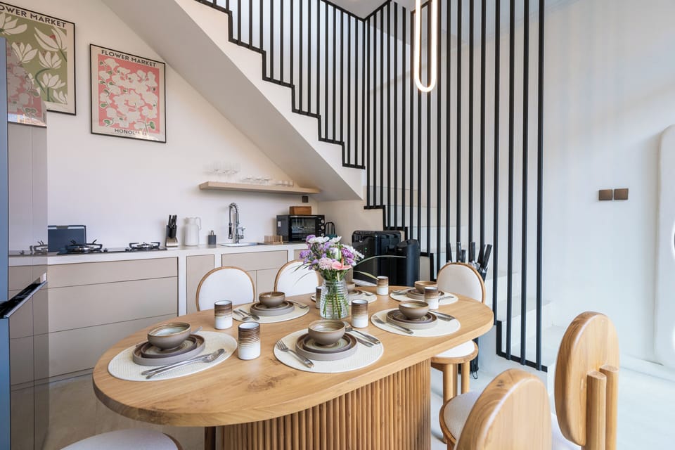 Deluxe Villa | Private kitchen | Fridge, microwave, oven, electric kettle