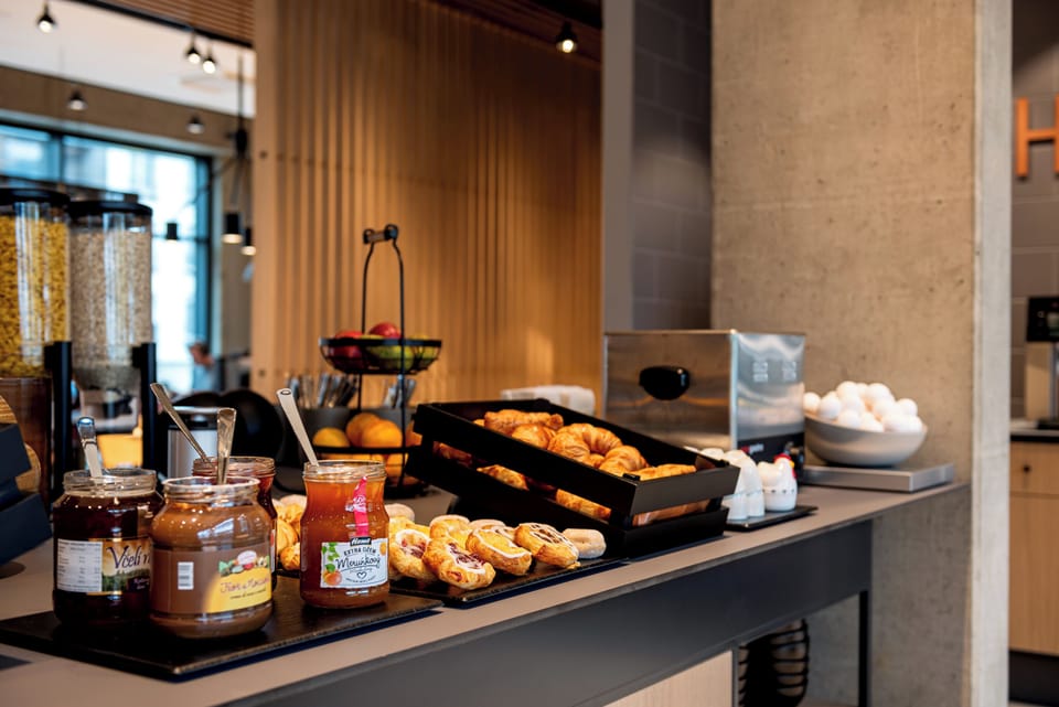 Daily buffet breakfast for a fee