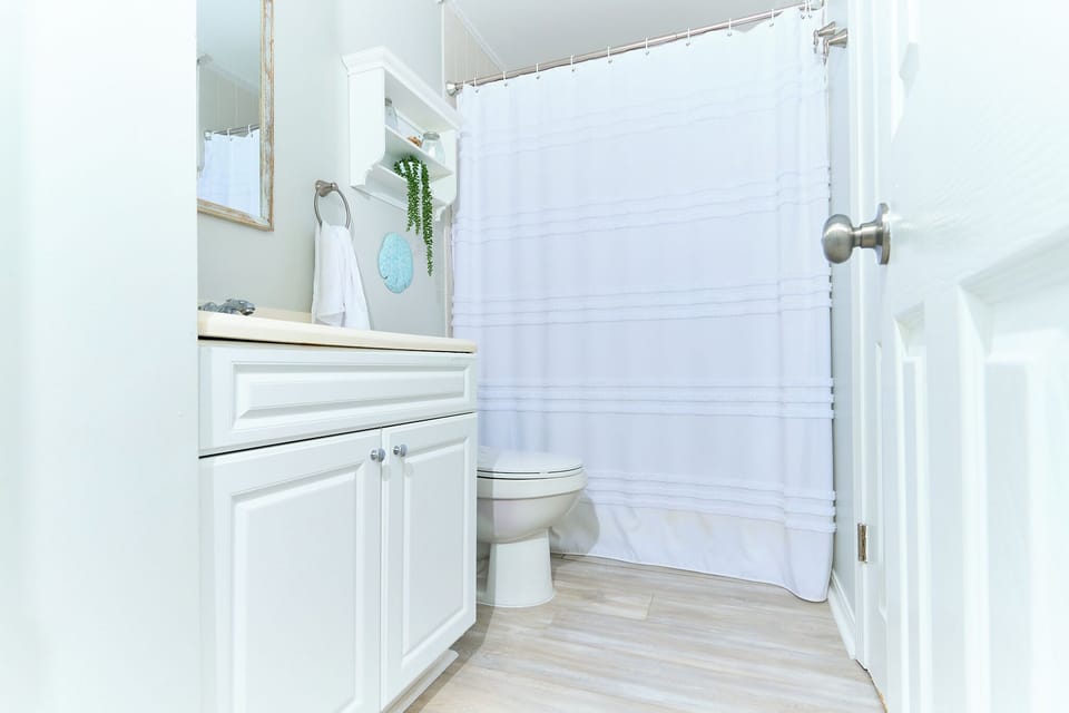 SBD212 Bungalow 6 - Bathroom