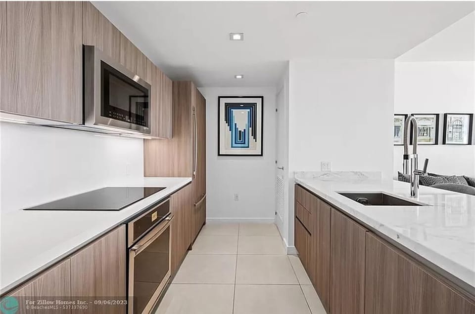 Full kitchen