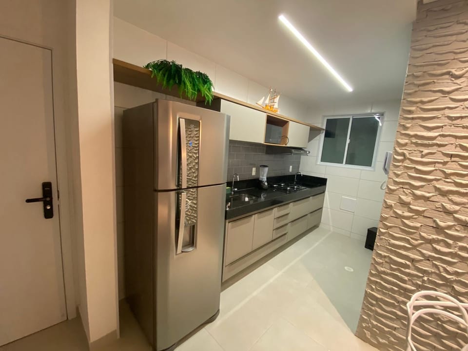 Microwave, cookware/dishes/utensils