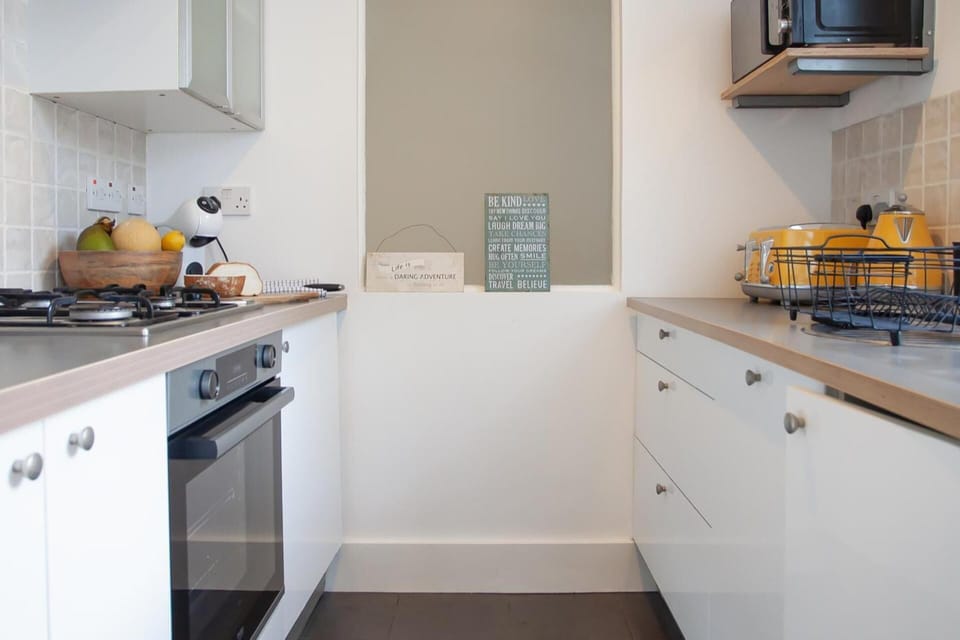 House | Private kitchen | Fridge, microwave, oven, stovetop