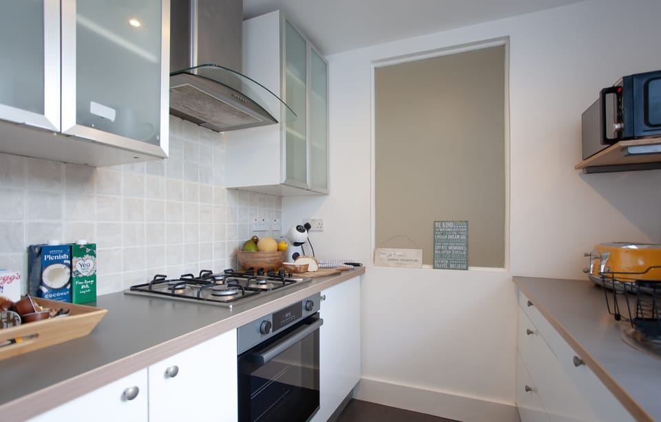 House | Private kitchen | Fridge, microwave, oven, stovetop