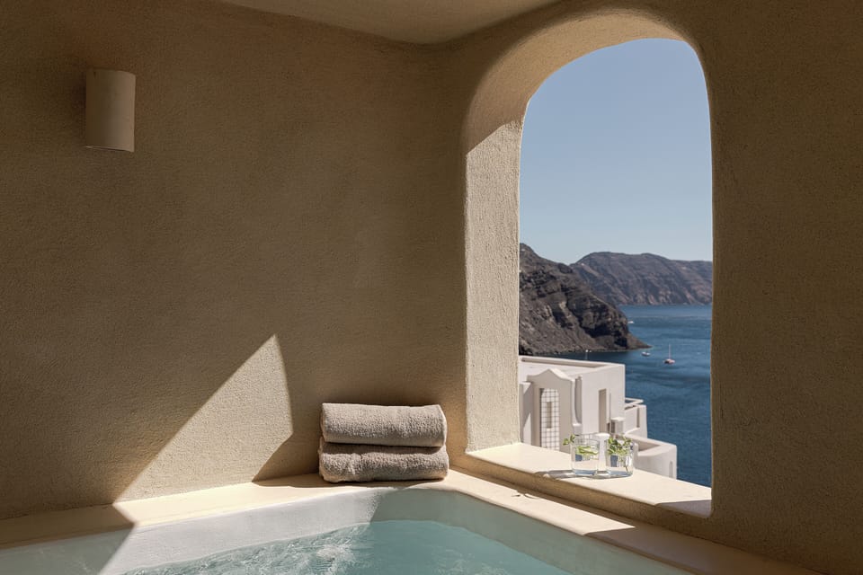 Indoor spa tub