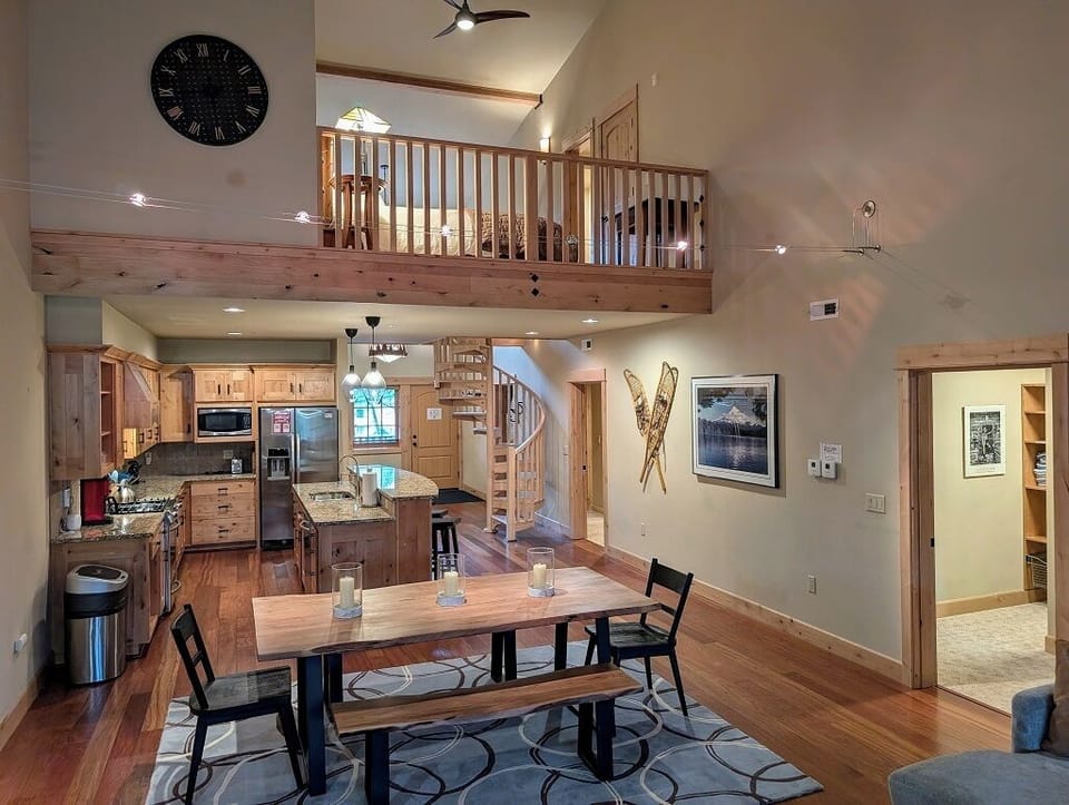 Theres no shortage of space in this beautiful penthouse Grand Lodge