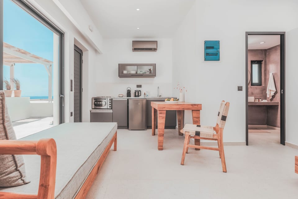 Apartment 7 | Private kitchen | Fridge, oven, stovetop, espresso maker