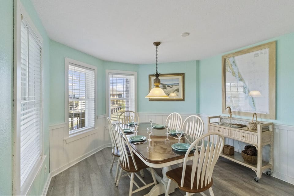 Top Level Dining Area