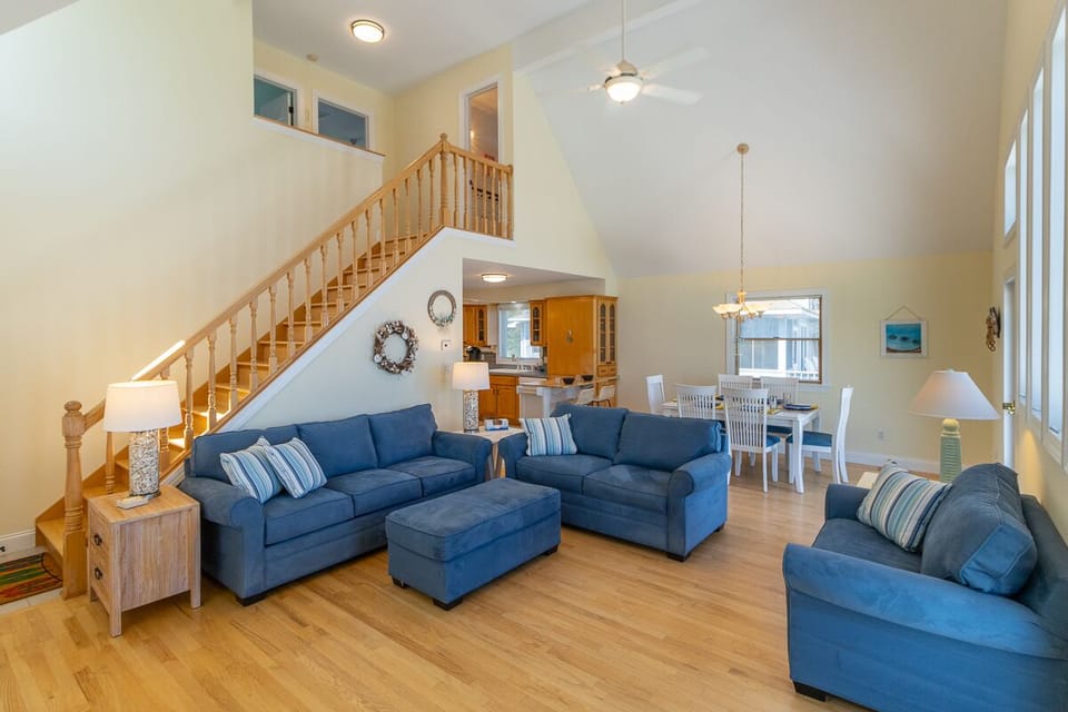 Mid Level Living Area