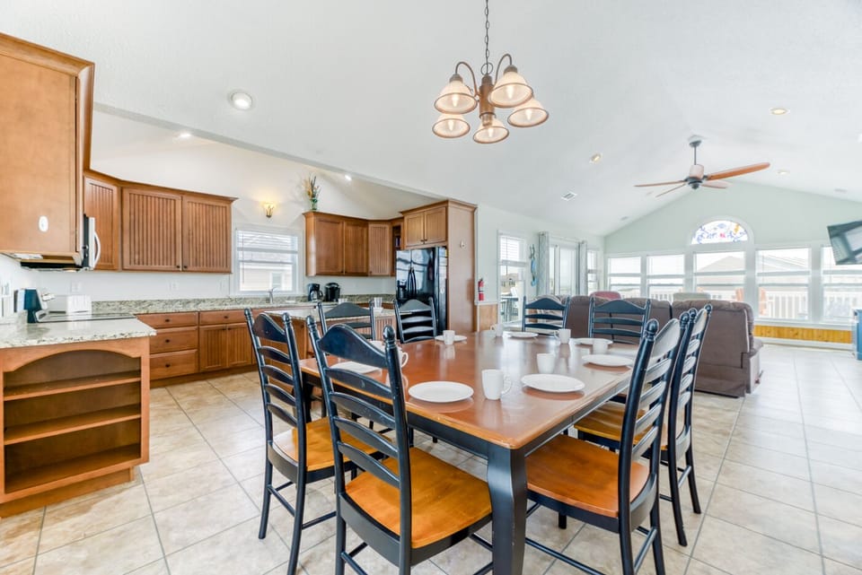 Top Level Dining Area