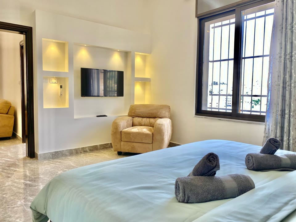 Luxury Apartment, 1 King Bed, Non Smoking, Mountain View - 15 - Apartment No. 6 | Laptop workspace, blackout drapes, soundproofing, iron/ironing board