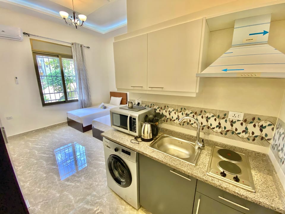 Comfort Studio, 2 Twin Beds, Non Smoking, Garden View - 15 - Studio No. 8 | Private kitchen | Fridge, microwave, stovetop, electric kettle