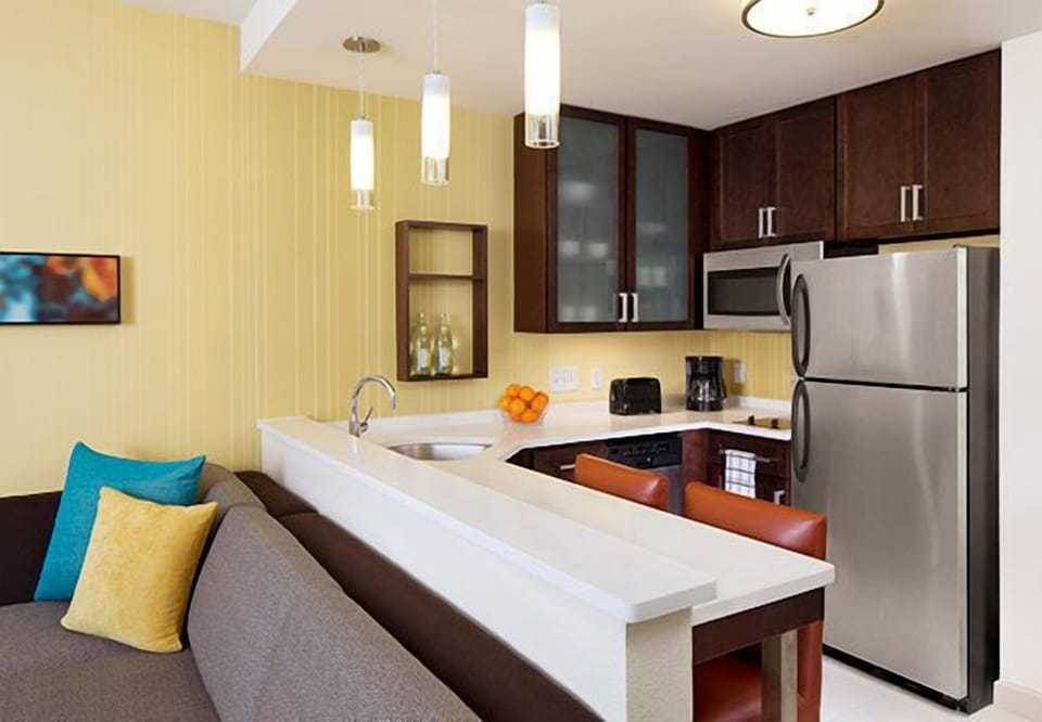 Fridge, microwave, stovetop, dishwasher