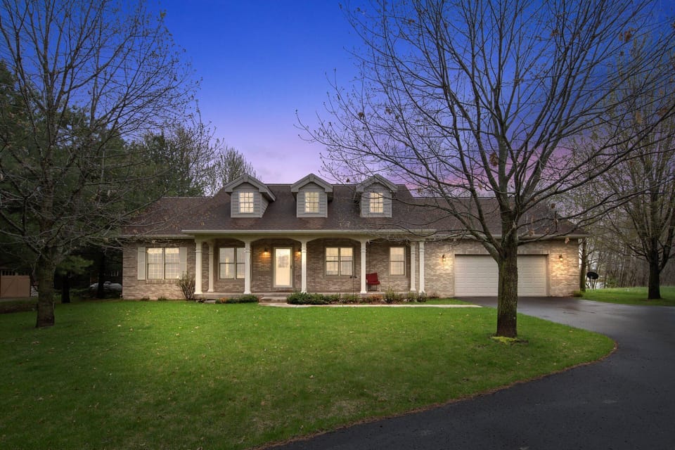 Your perfect getaway awaits! Just steps from the golf course and clubhouse.