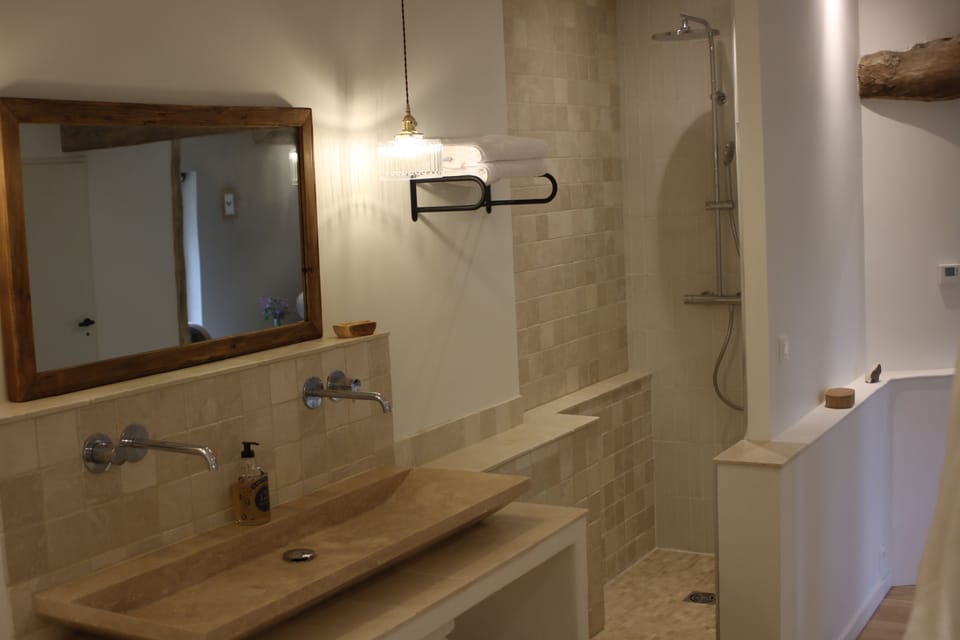 Malis Castéra Le petit château Bed and Breakfast in Nouvelle-Aquitaine