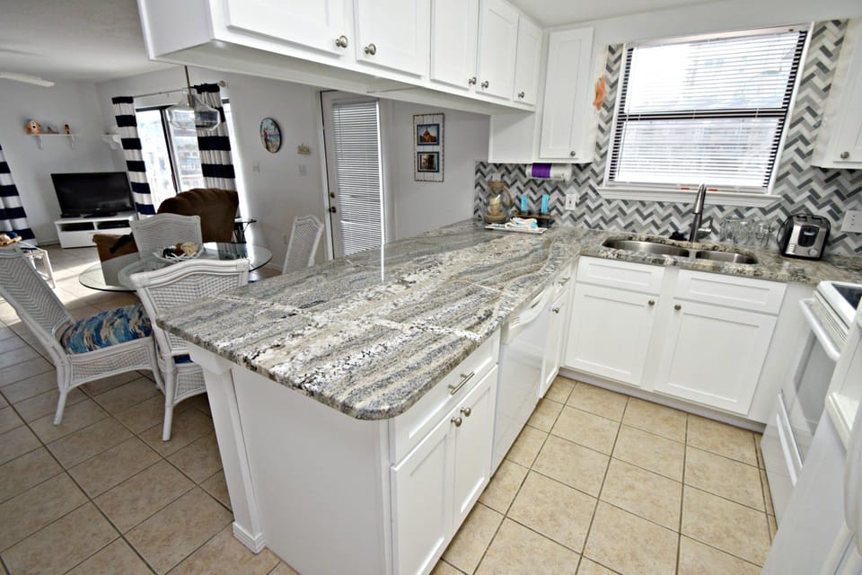 Condo, Multiple Beds, Balcony (Heron Landing #11) | Private kitchen | Coffee/tea maker