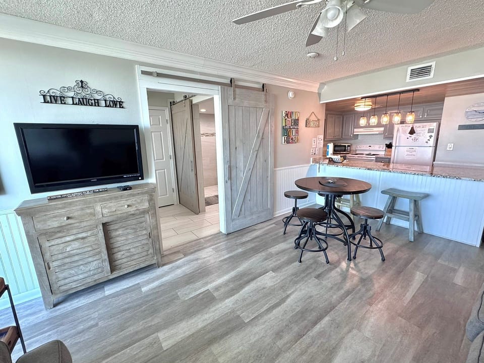 Condo, Multiple Beds, Patio, Ocean View (Island Sunrise 165) | Interior