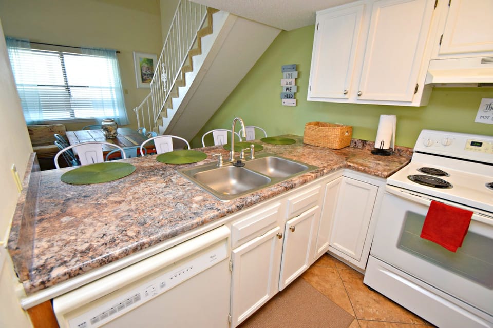 Condo, Multiple Beds, Balcony, Beach View (Lagoon Run 308) | Private kitchen | Coffee/tea maker