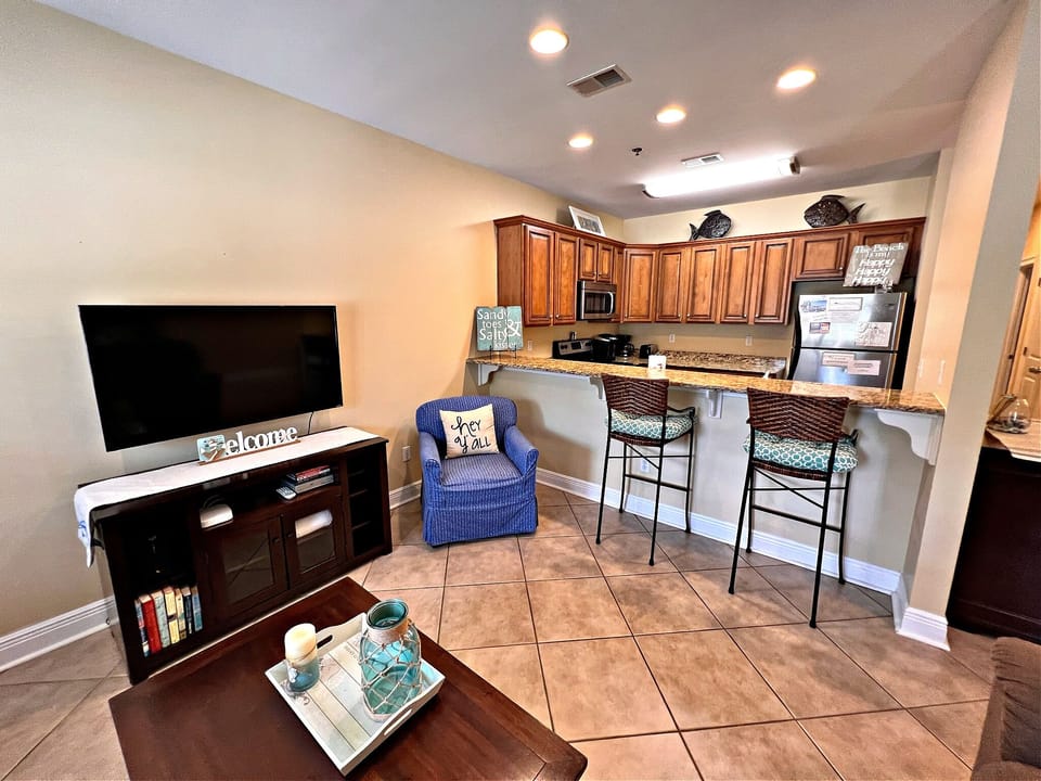 Condo, Multiple Beds, Patio, Pool View (Laguna Breeze E) | Interior