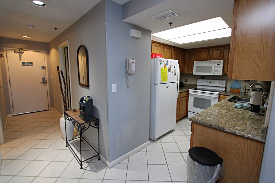 Condo, Multiple Beds, Balcony (Phoenix II 2143) | Private kitchen