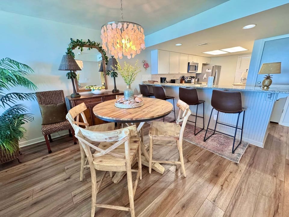 Condo, Multiple Beds, Balcony (Wind Drift 704E) | Dining