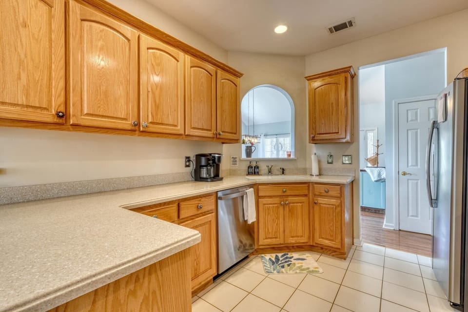 "Well-stocked kitchen. House very clean." -Rob and Betsy"
