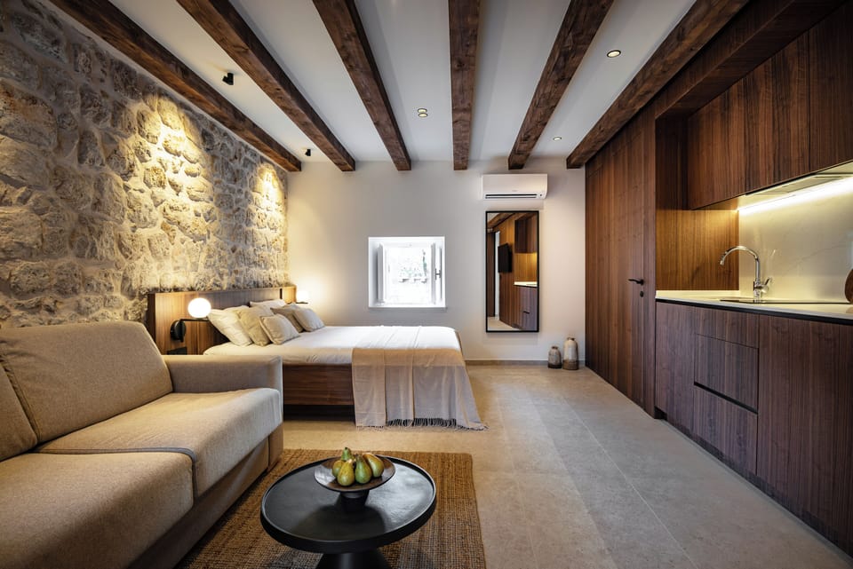 Deluxe Suite | 1 bedroom, premium bedding, memory foam beds, in-room safe