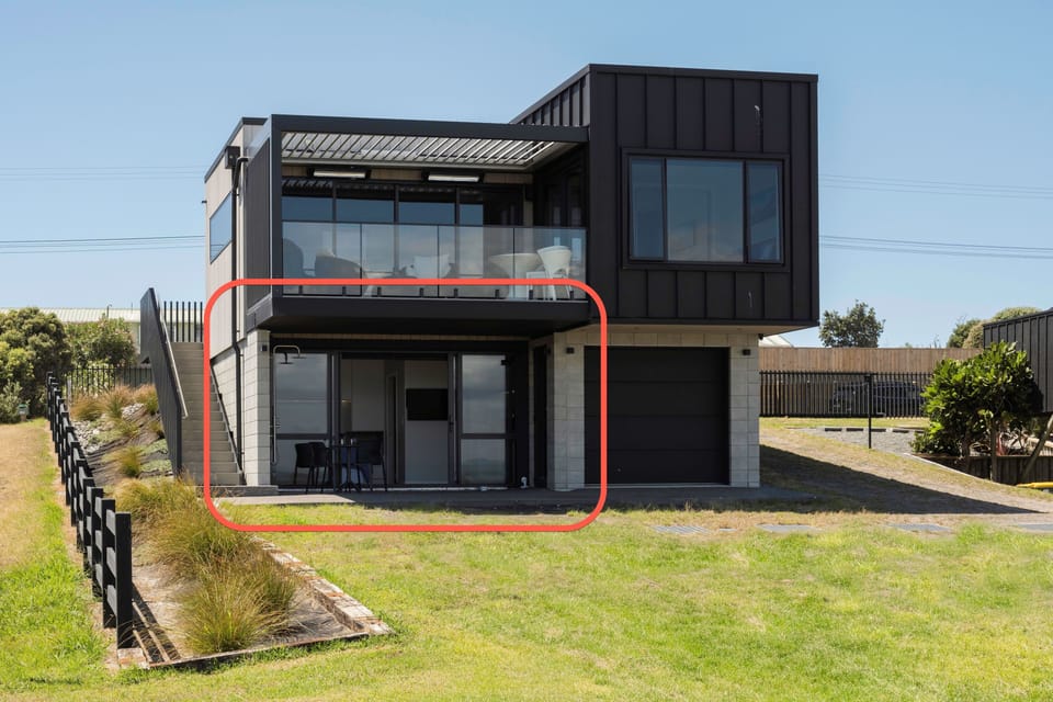 690A Pukehina - Studio Bedsit - Ground Floor