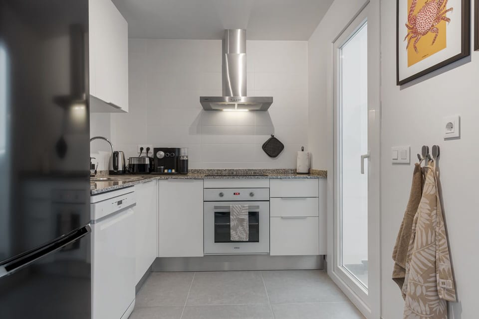 Spacious fully equiped kitchen (1)