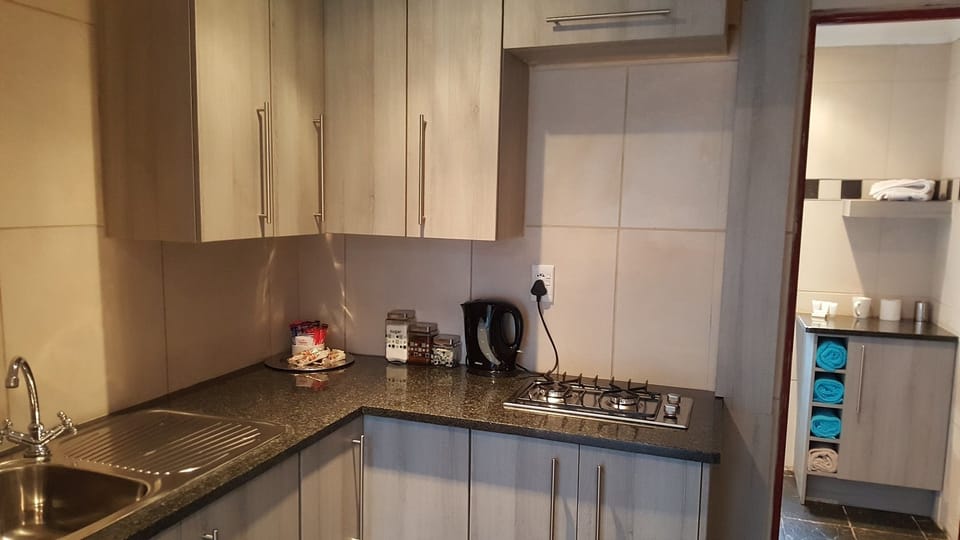 Coffee/tea maker, electric kettle