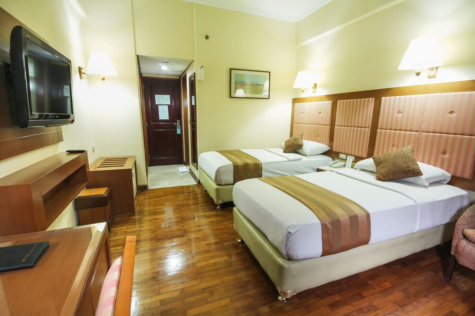 Superior Room, Non Smoking | In-room safe, desk, soundproofing, free WiFi