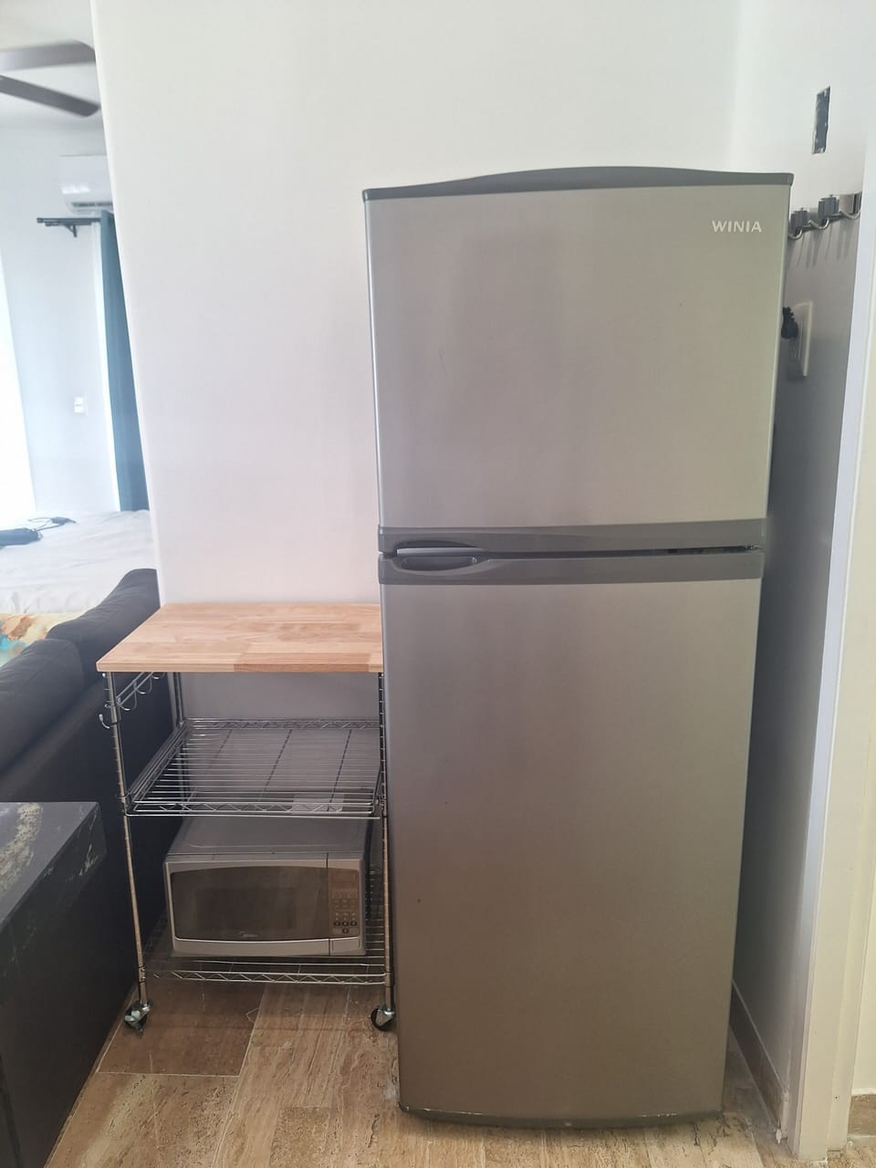 Executive Studio Suite, Beach View | Private kitchen | Full-size fridge, microwave, oven, stovetop