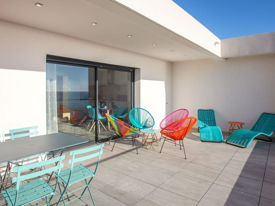 Furniture, Chair, Table, Wood, Interior Design, Shade, Flooring, Floor, Living Room, Outdoor Furniture