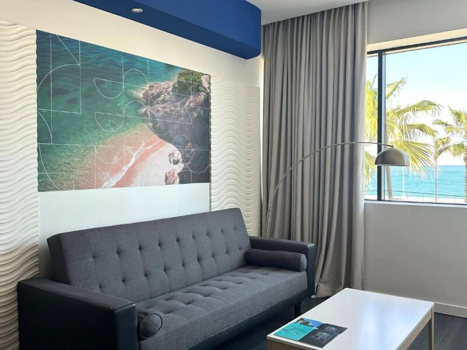 Suite | Premium bedding, in-room safe, desk, laptop workspace