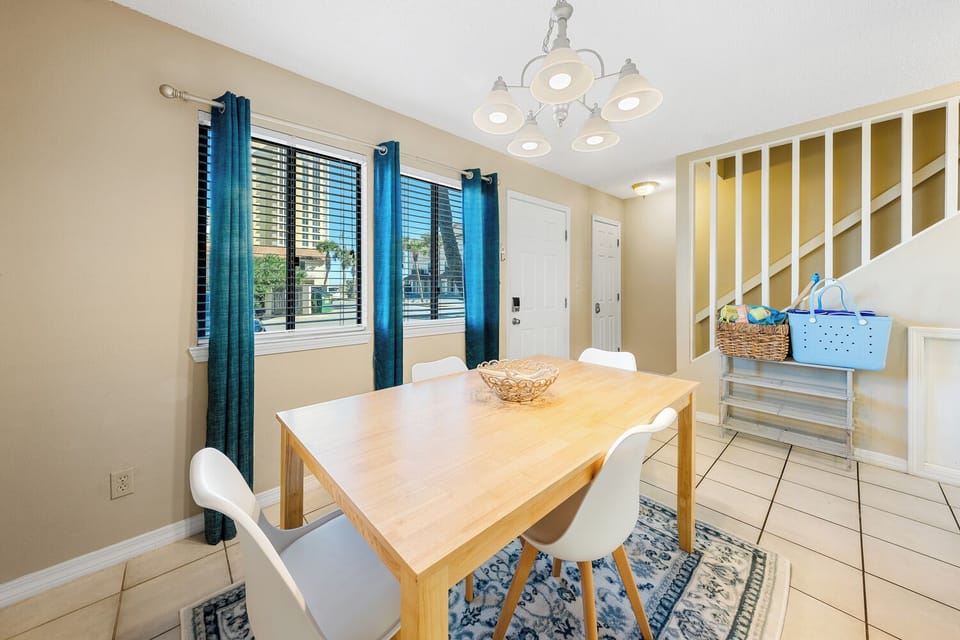 Dining room and entryway