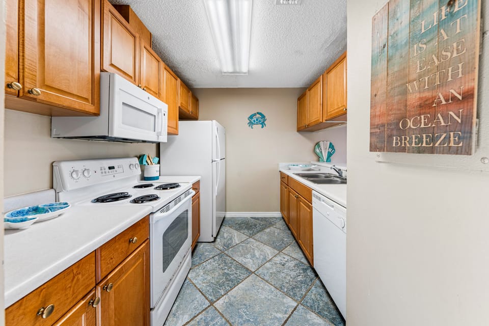 Full kitchen