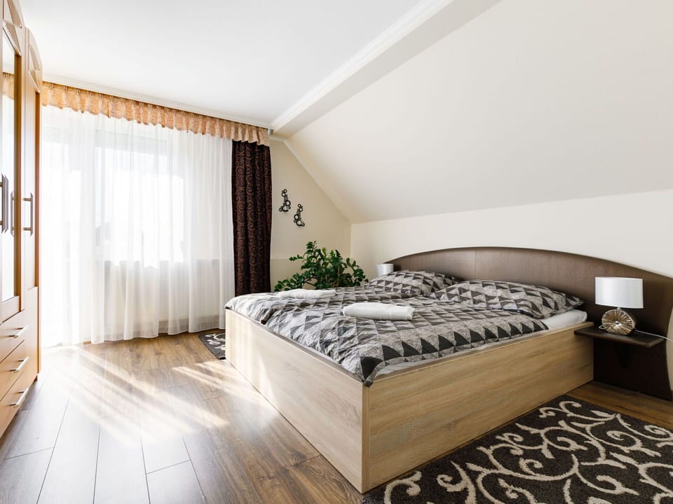 Furniture, Property, Building, Comfort, Wood, Bed Frame, Interior Design, Flooring, Floor, Shade