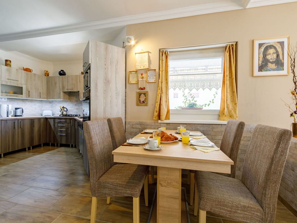 Furniture, Table, Property, Cabinetry, Wood, Countertop, Lighting, Interior Design, Chair, Flooring