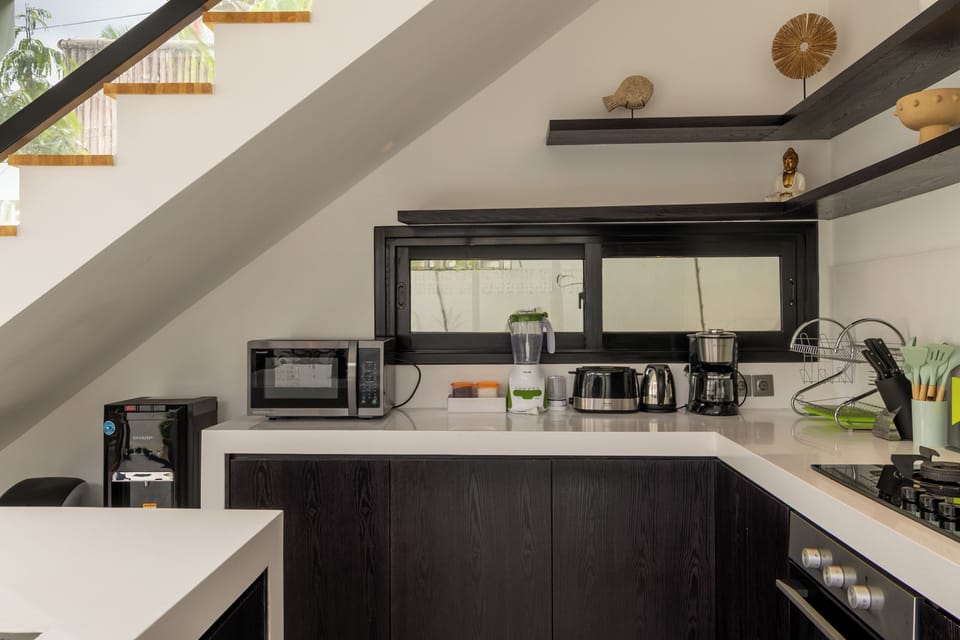 Deluxe Villa | Private kitchen | Coffee/tea maker, fridge, microwave, oven