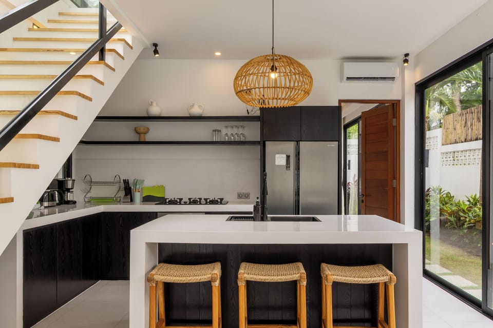 Deluxe Villa | Private kitchen | Coffee/tea maker, fridge, microwave, oven