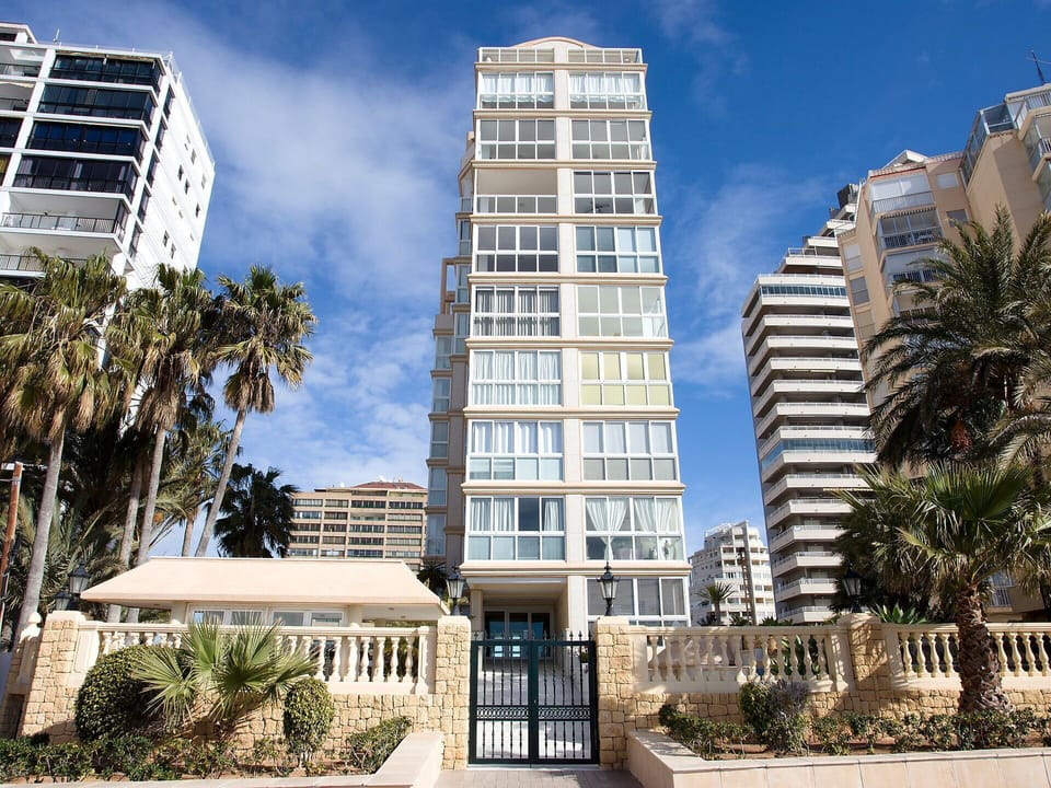 Cloud, Building, Plant, Sky, Daytime, Property, Tree, Window, Tower Block, Skyscraper