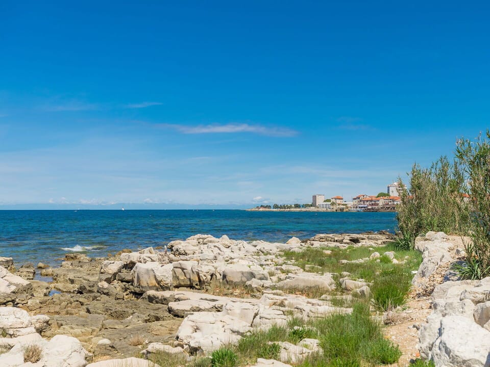 Sky, Water, Plant, Water Resources, Cloud, Coastal And Oceanic Landforms, Natural Landscape, Beach, Terrain, Landscape