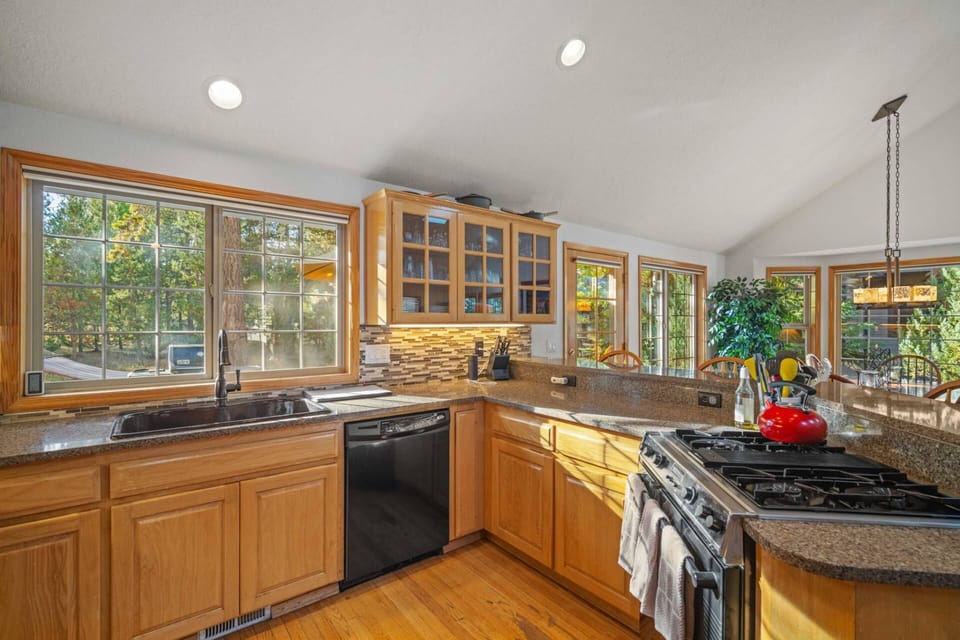 Cook a delicious meal in this fabulous kitchen.