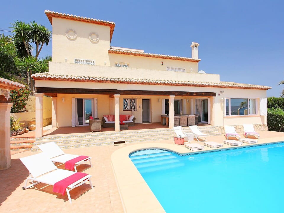 Property, House, Building, Home, Real Estate, Villa, Estate, Swimming Pool, Vacation, Room