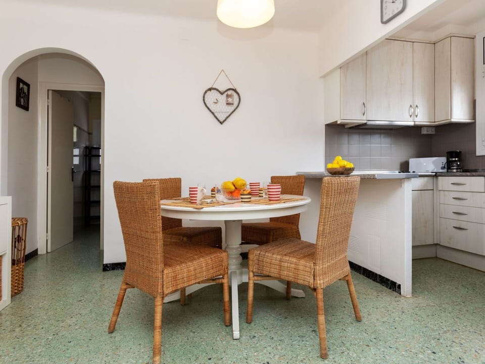Property, Table, Cabinetry, Wood, Chair, Building, Interior Design, Door, Flooring, Floor