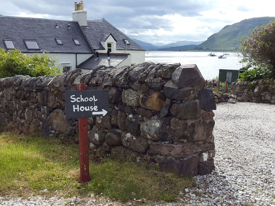 Water, Sky, Cloud, Plant, Property, Building, Nature, Highland, Natural Landscape, House